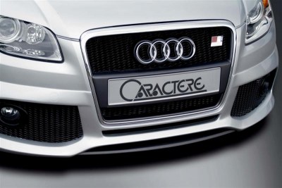 Calandre Caractere avec logo "RS4"