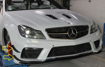 Les canards noir de Pare choc avant Black Series Mercedes Classe C63AMG C204 